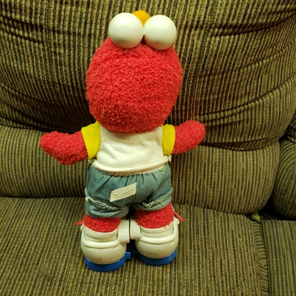 Elmo - Picture 2 of 2